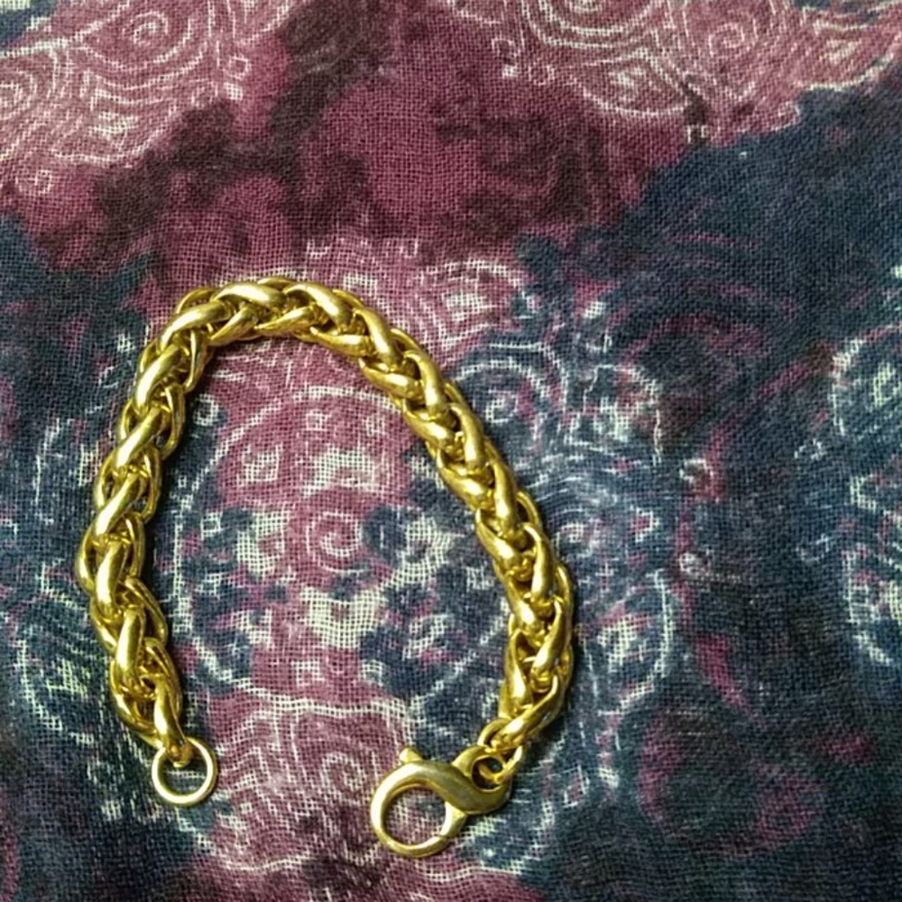Gold chunky bracelet Italy.